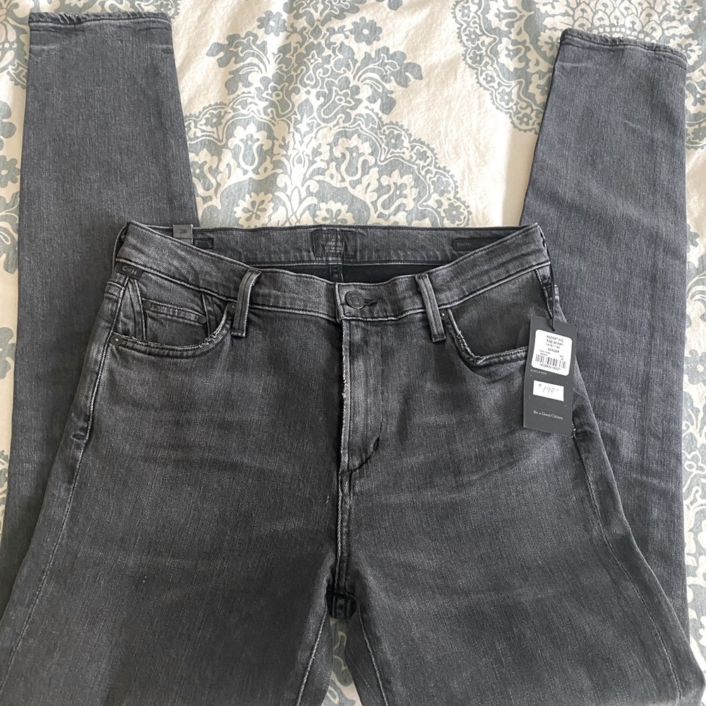 NWT- Citizens of Humanity. Rocket; mid rise skinny Jean washed black/dark grey